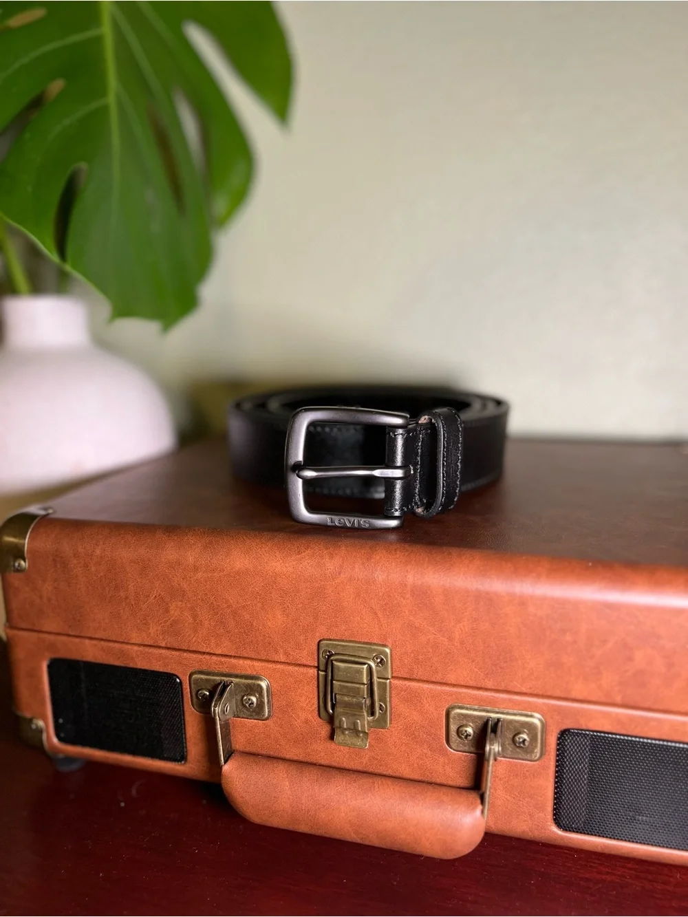 Levi’s Mens Black Genuine Leather Belt Big & Tall Size 2X 46-48 Gunmetal Buckle